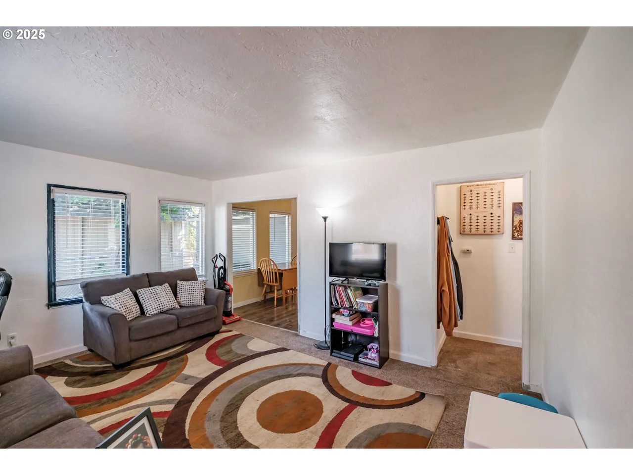 820 ROSEMONT AVE, Salem, OR 97304, photo 4 of 27