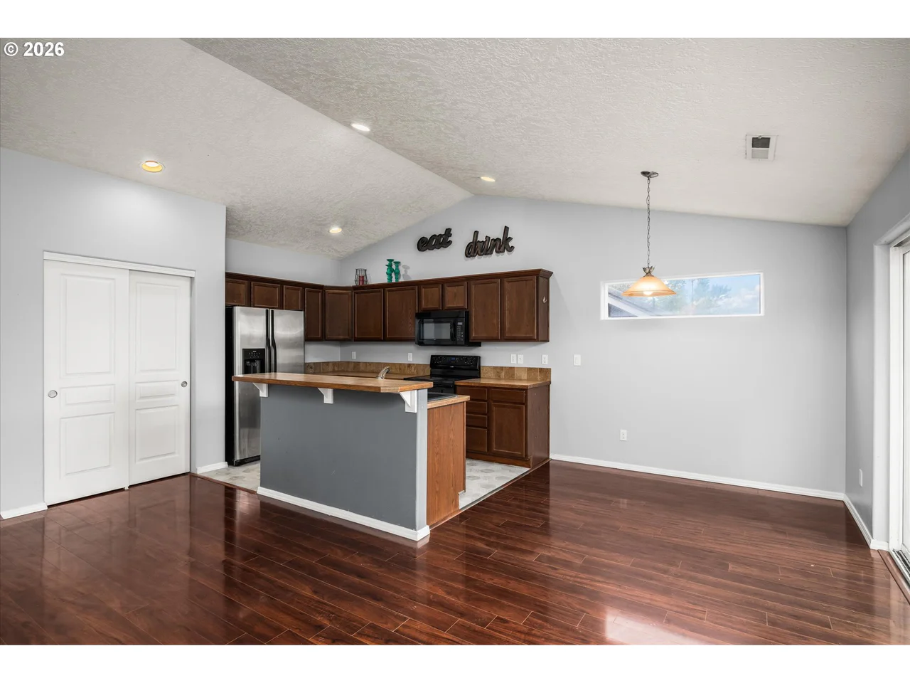 553 S 48TH PL, Springfield, OR 97478, photo 6 of 32