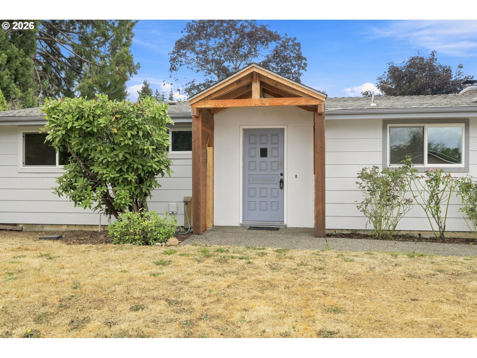 2040 PRINCETON DR, Eugene, OR 97405, photo 3 of 41