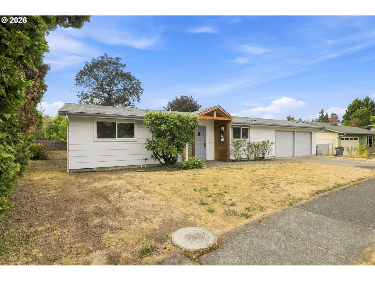 2040 PRINCETON DR, Eugene, OR 97405, photo 2 of 41
