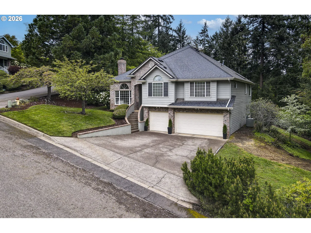 3071 SOLOMAN LOOP, Eugene, OR 97405, photo 3 of 48