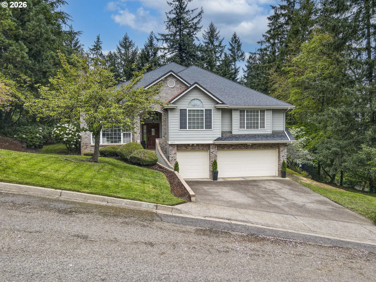 3071 SOLOMAN LOOP, Eugene, OR 97405, photo 4 of 48