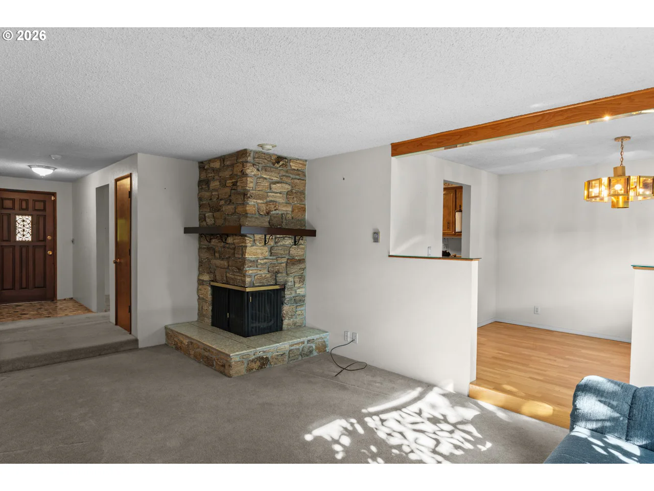475 PINEDALE AVE, Springfield, OR 97477, photo 4 of 40