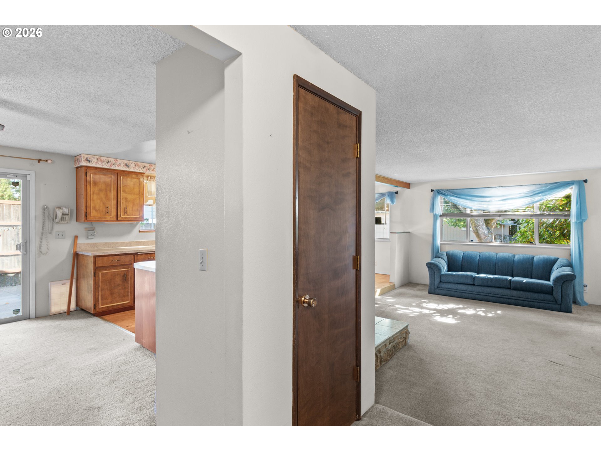 475 PINEDALE AVE, Springfield, OR 97477, photo 3 of 40