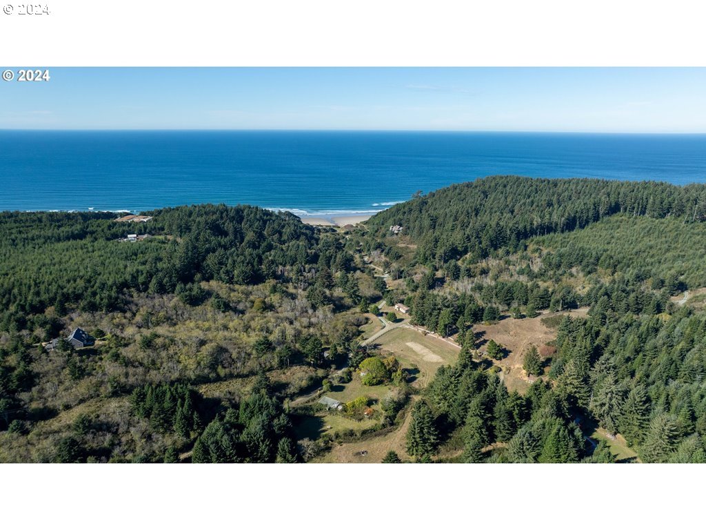 00 1807 Agate LN, Bandon, OR 97411, photo 8 of 12