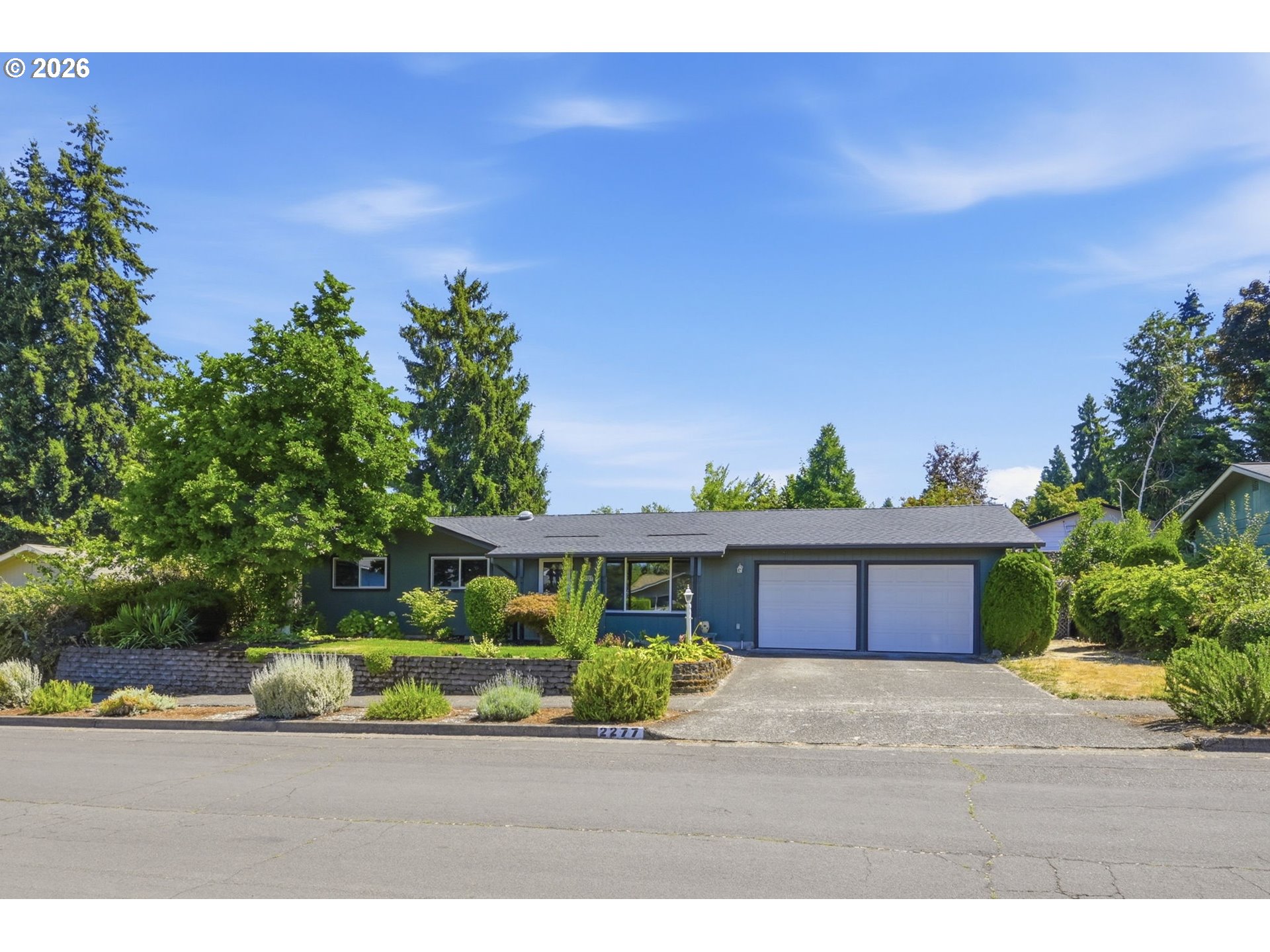 2277 CHURCHILL ST, Eugene, OR 97405, photo 2 of 34