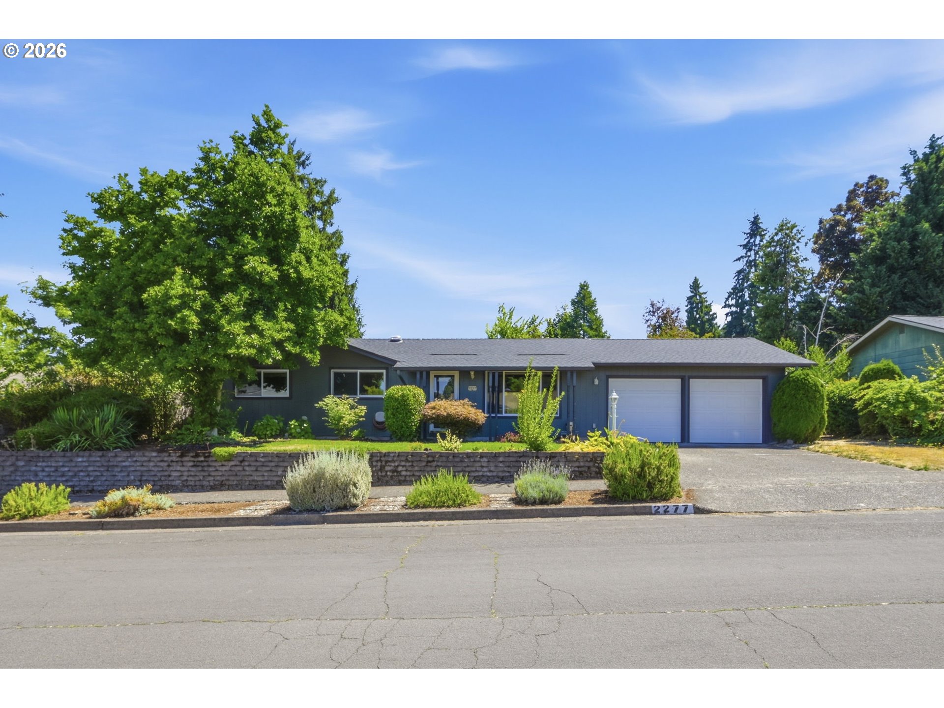 2277 CHURCHILL ST, Eugene, OR 97405, photo 3 of 34