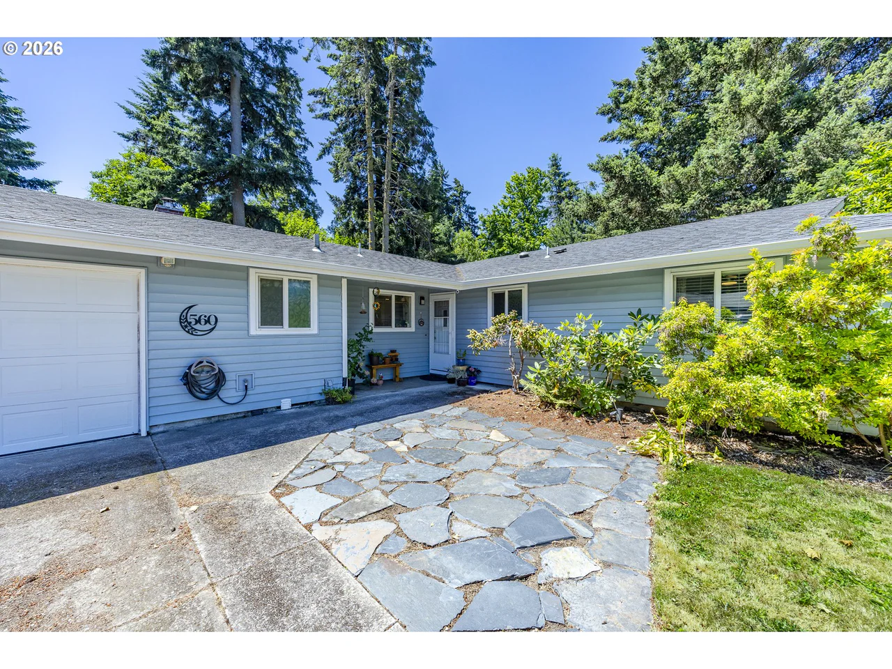 560 BLACKFOOT AVE, Eugene, OR 97404, photo 4 of 48