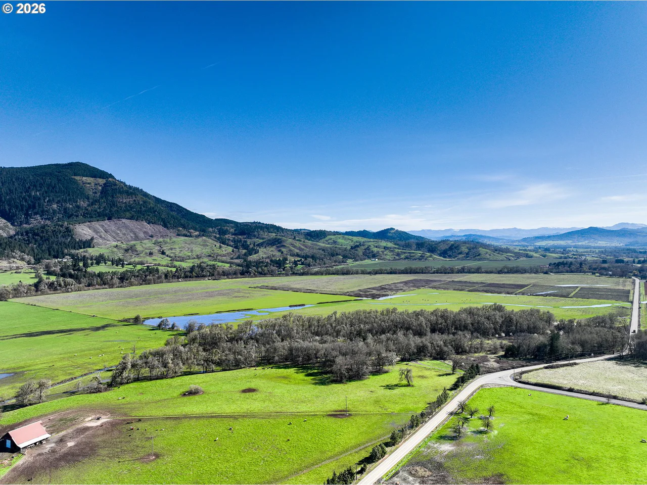687 Hubbard Creek, Umpqua, OR 97486, photo 8 of 15