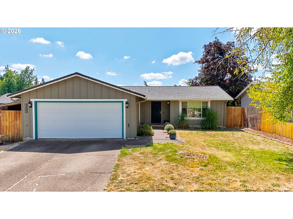 2033 W Bryant Ave