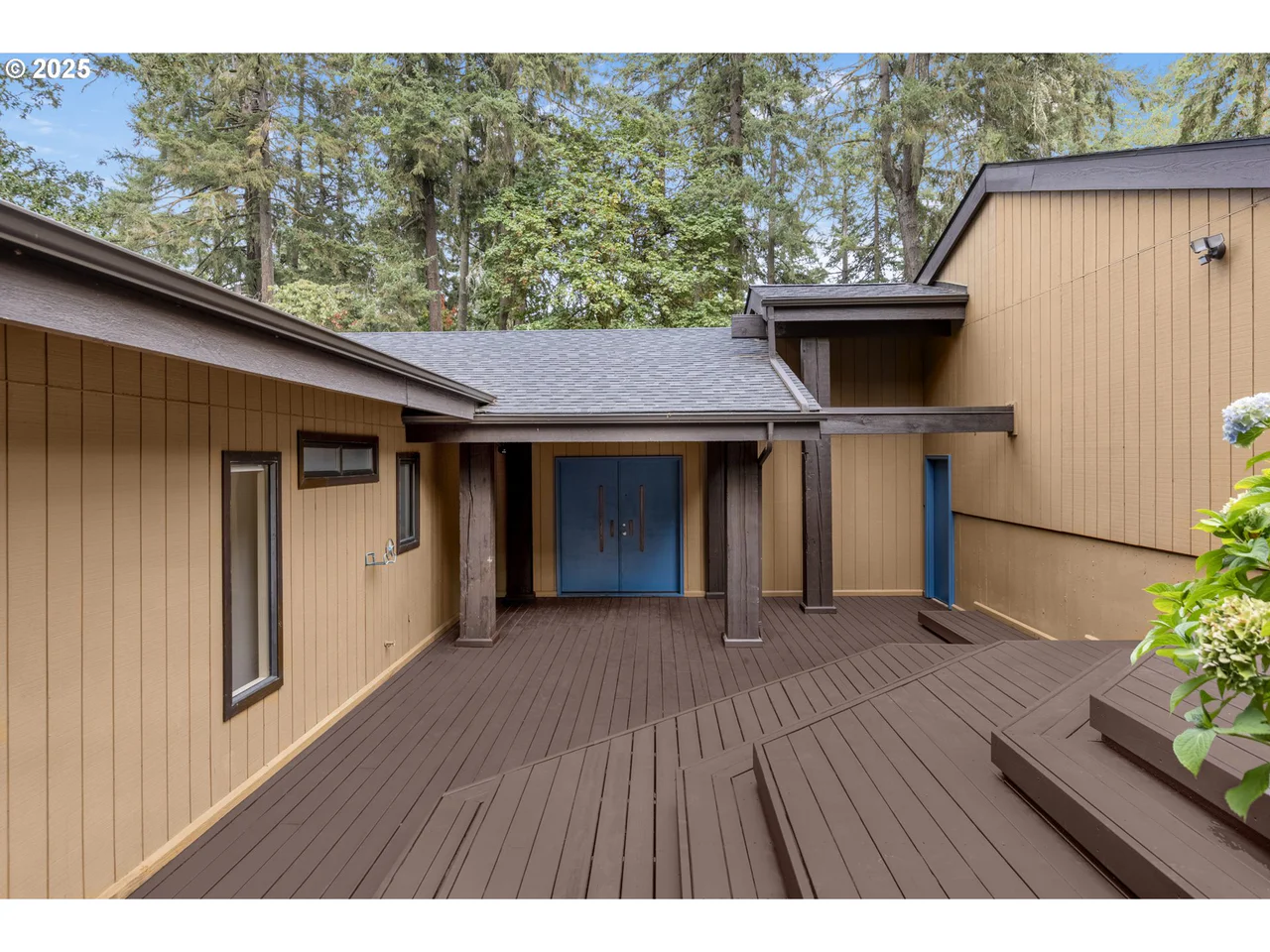 1993 FIRCREST DR, Eugene, OR 97403, photo 3 of 48