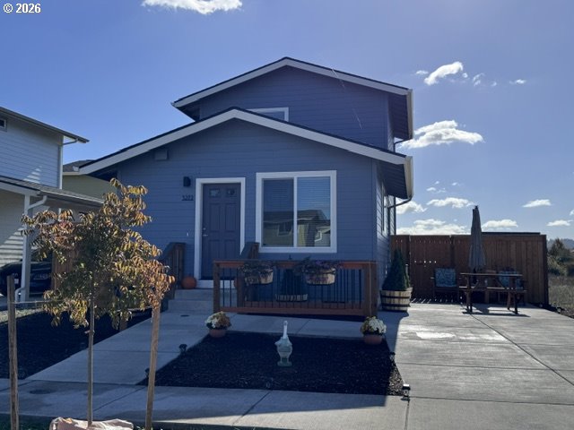 5272 FOREST LN, Eugene, OR 97402, photo 1 of 23