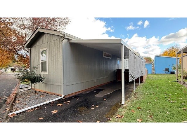 1475 GREEN ACRES RD, Eugene, OR 97408, photo 3 of 39