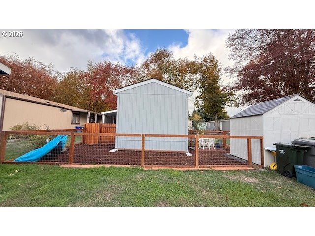 1475 GREEN ACRES RD, Eugene, OR 97408, photo 5 of 39