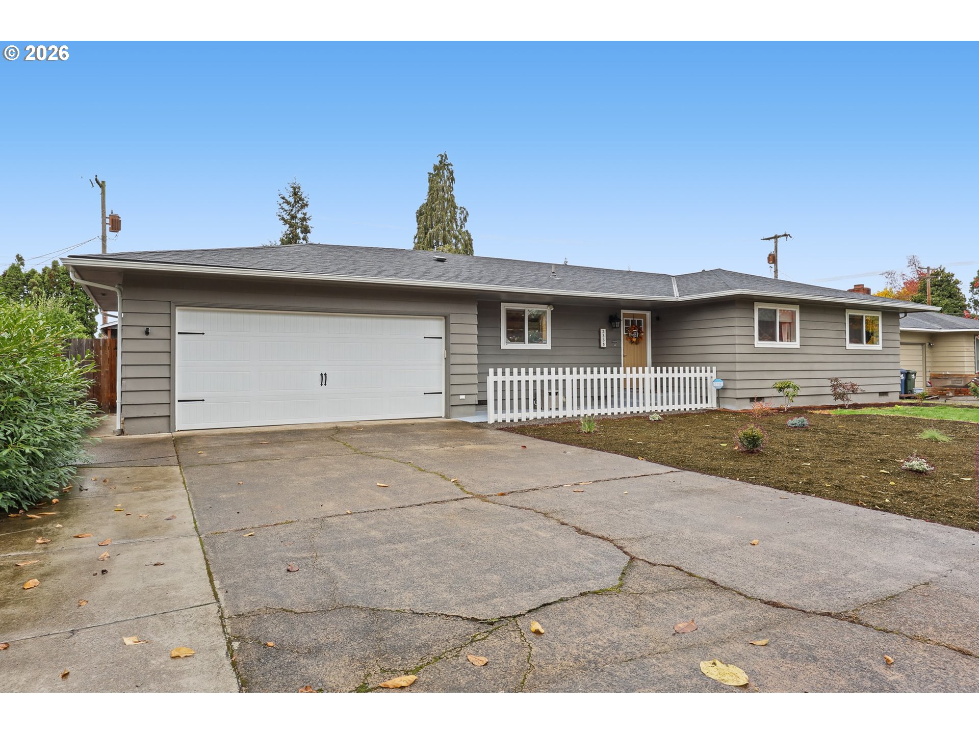 2338 ROSE BLOSSOM DR, Springfield, OR 97477, photo 3 of 40
