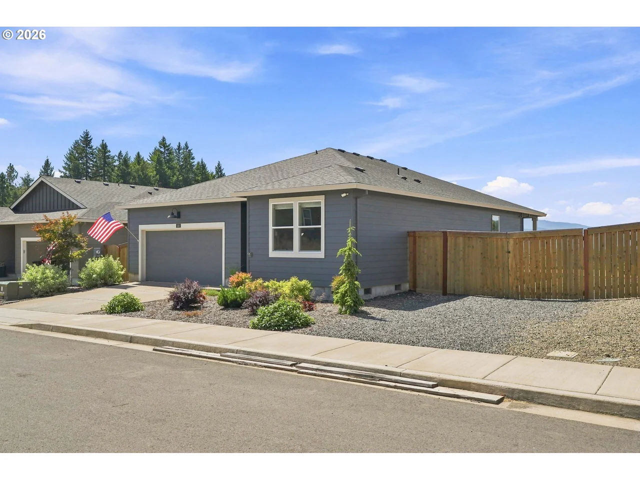 580 Wetleau DR, Lowell, OR 97452, photo 3 of 48