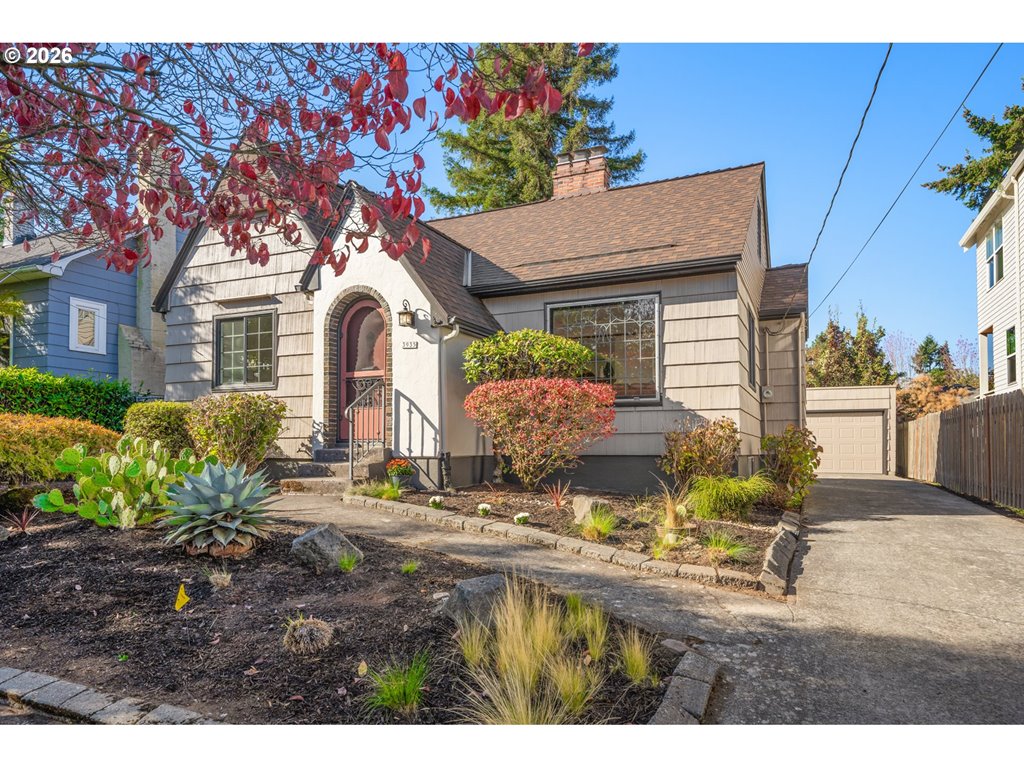 3935 NE 65th Ave
