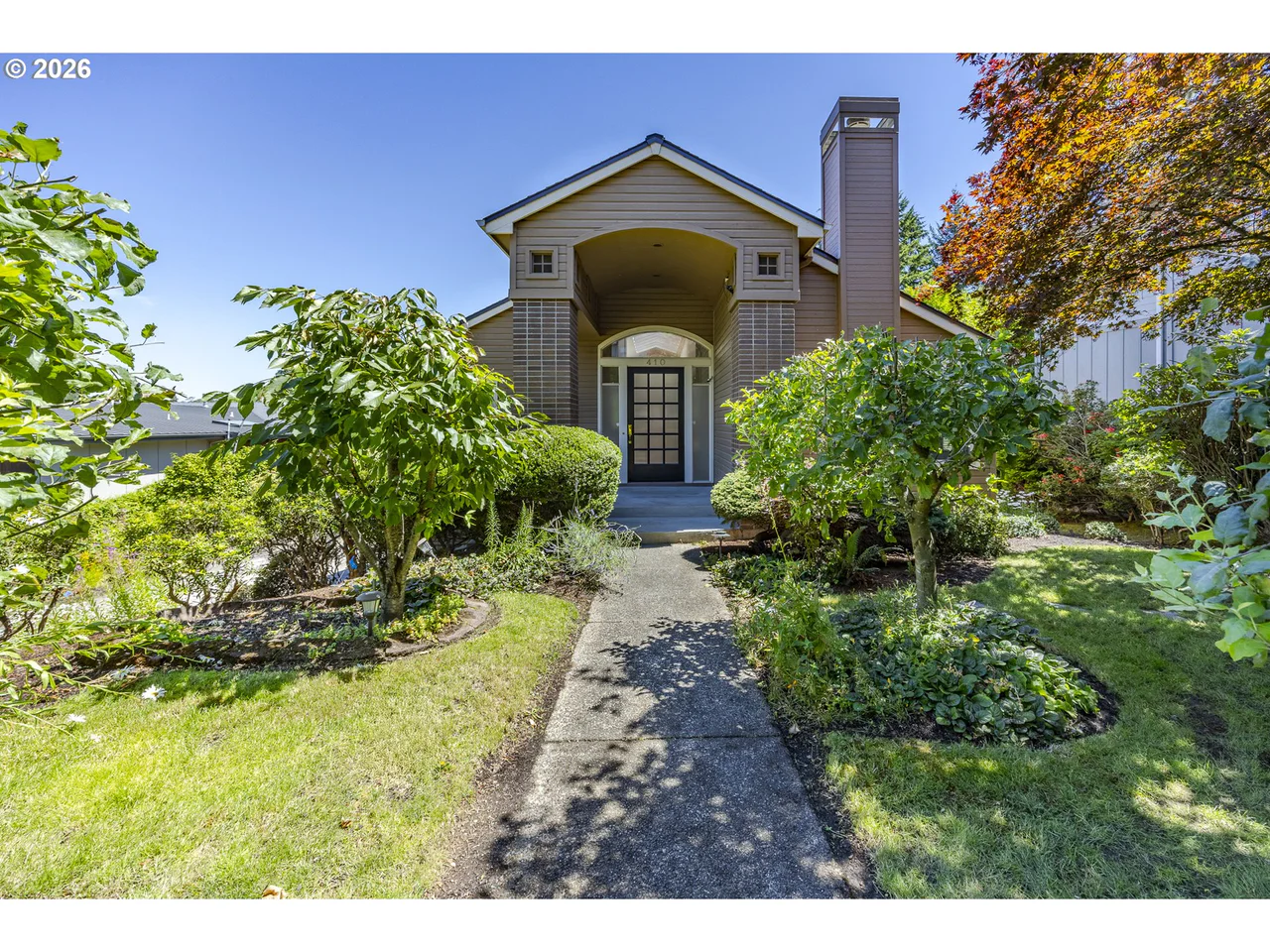 410 SPYGLASS DR, Eugene, OR 97401, photo 3 of 48