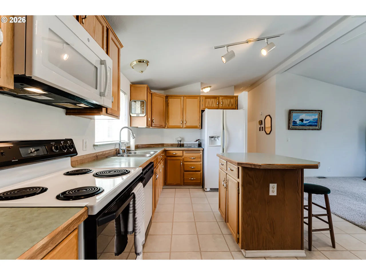 1816 FOUNTAIN CT, Eugene, OR 97402, photo 8 of 33