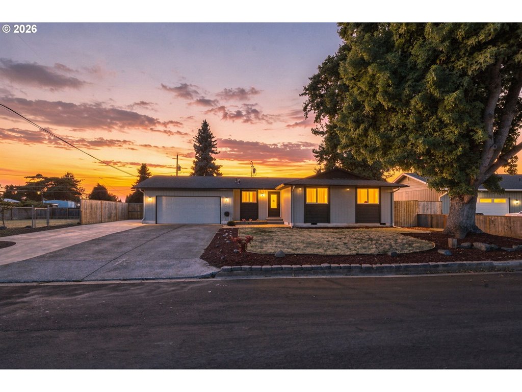 34121 El Manor Ave