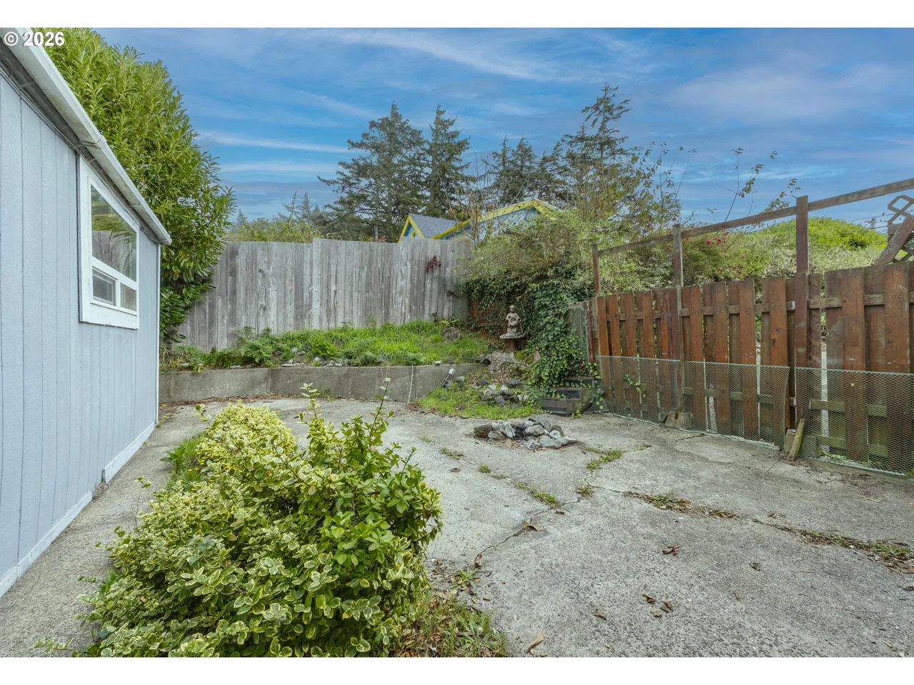 220 SW 29TH ST, Newport, OR 97365, photo 4 of 12