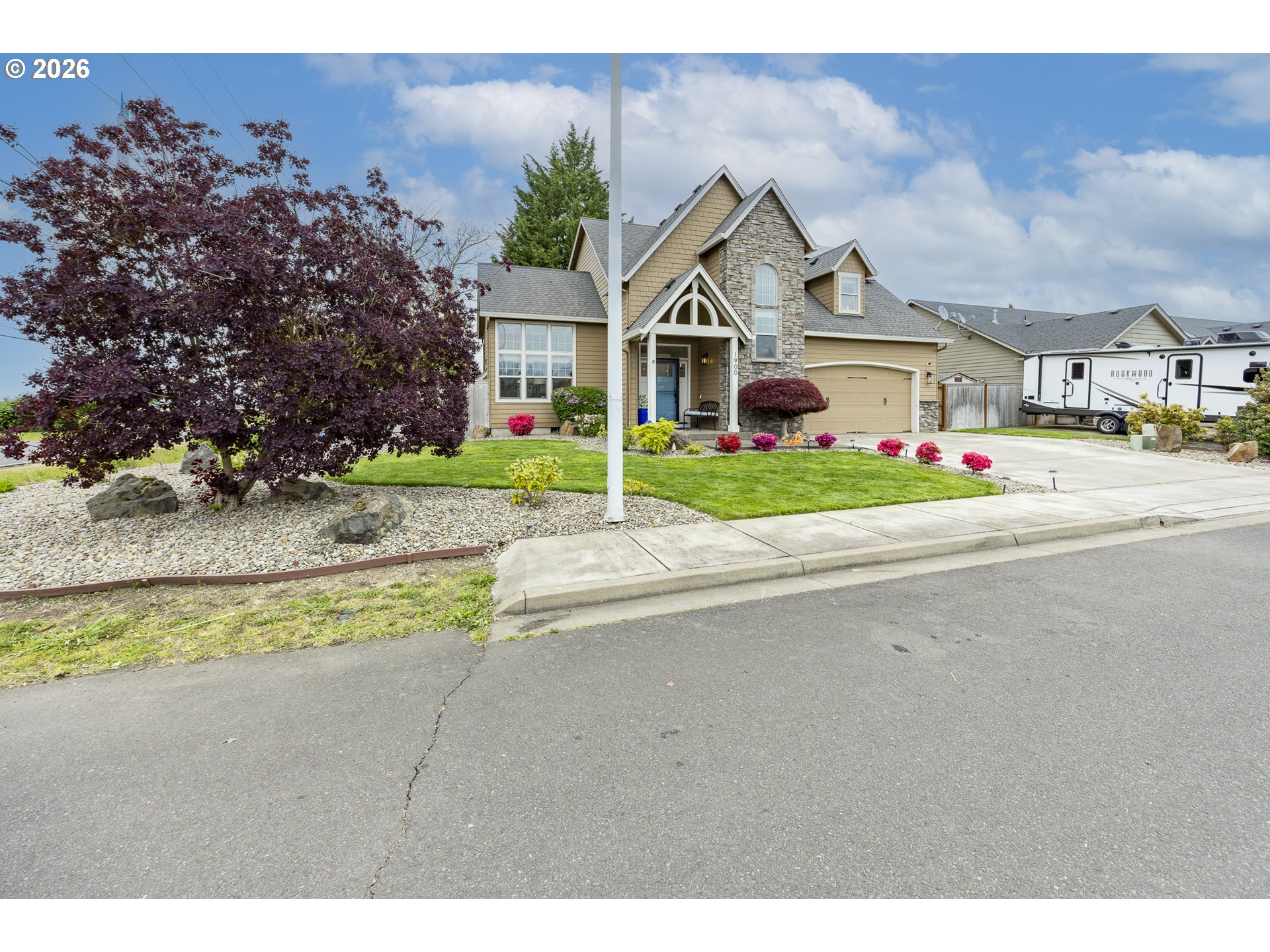 1900 W 4TH AVE, Junction City, OR 97448, photo 2 of 42