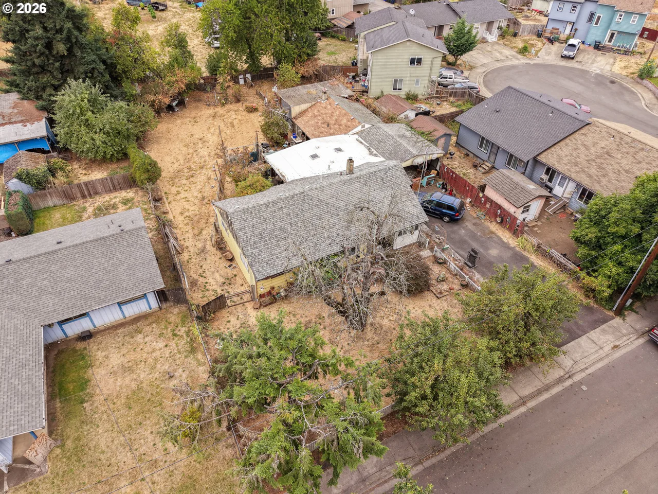 246 S 34TH ST, Springfield, OR 97478, photo 3 of 21
