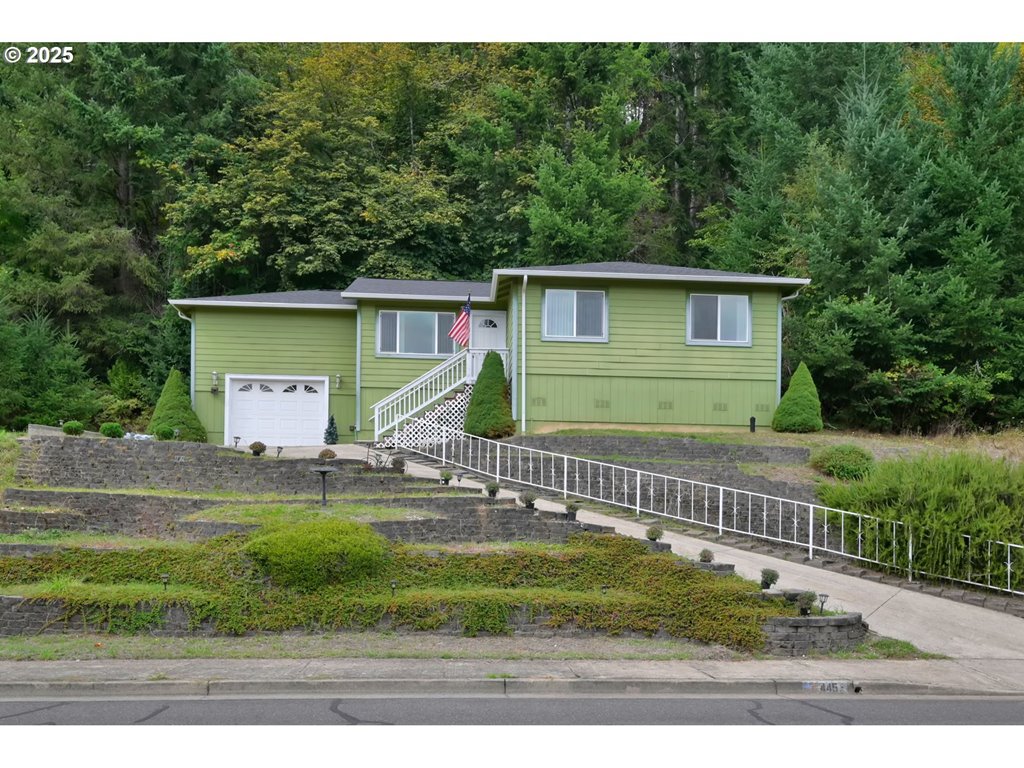 445 Kalapuya Way