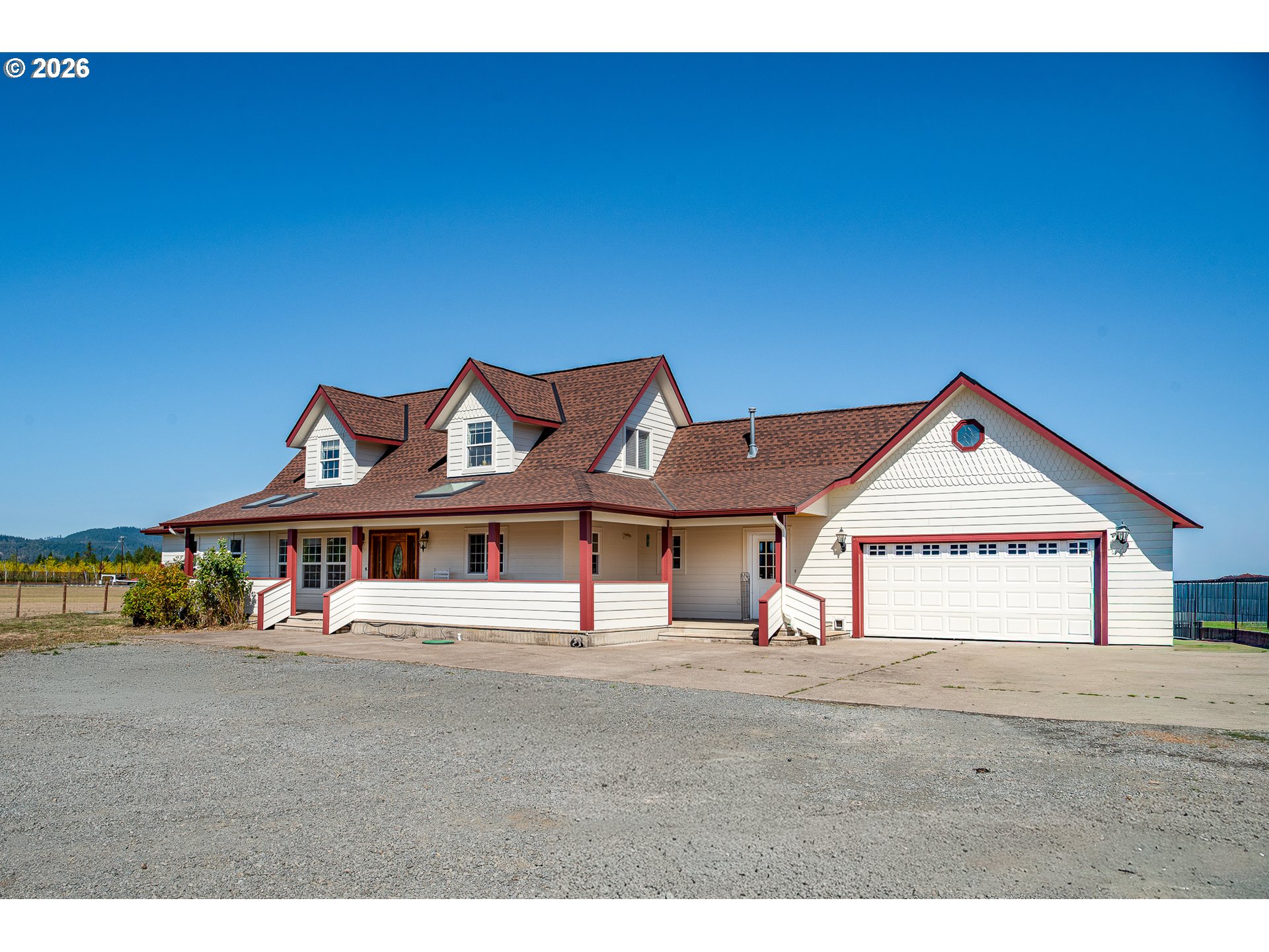 33195 CAMAS SWALE RD, Creswell, OR 97426, photo 2 of 46