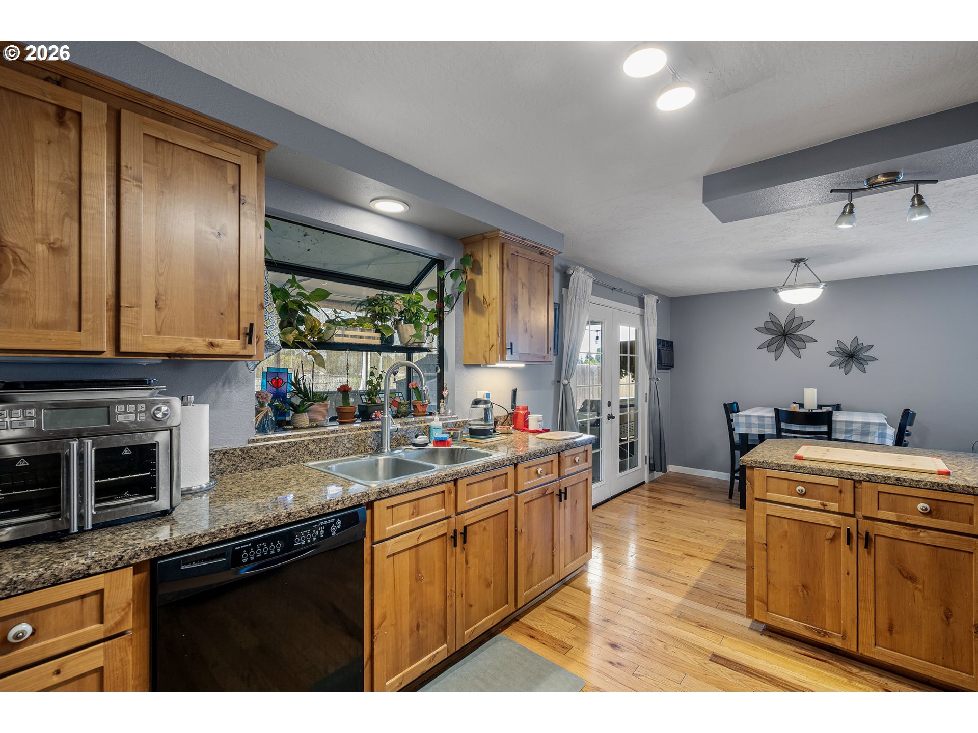 4559 SOUZA ST, Eugene, OR 97402, photo 8 of 34