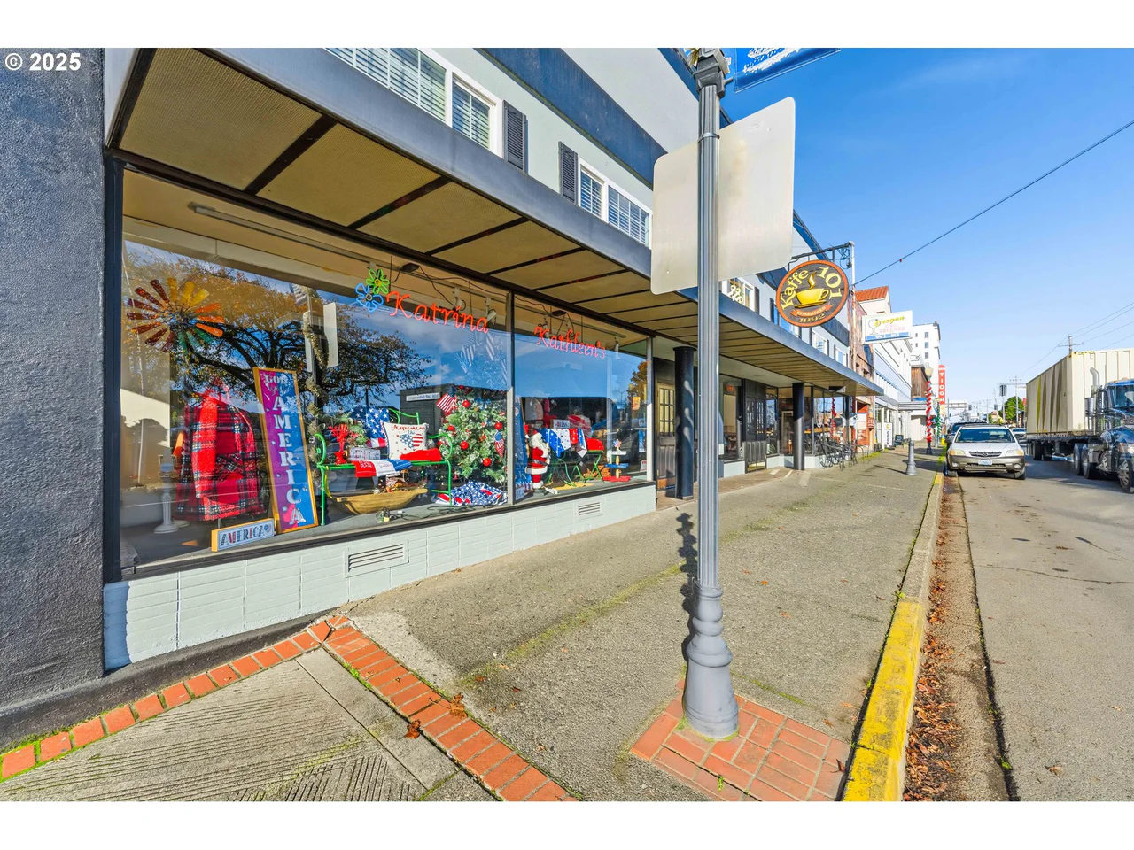 171 S BROADWAY ST, Coos Bay, OR 97420, photo 3 of 47