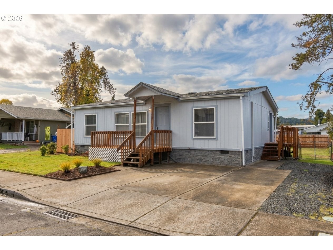 1333 S 7TH ST, Cottage Grove, OR 97424, photo 2 of 18