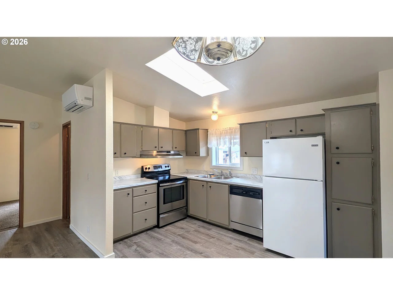 1333 S 7TH ST, Cottage Grove, OR 97424, photo 5 of 18