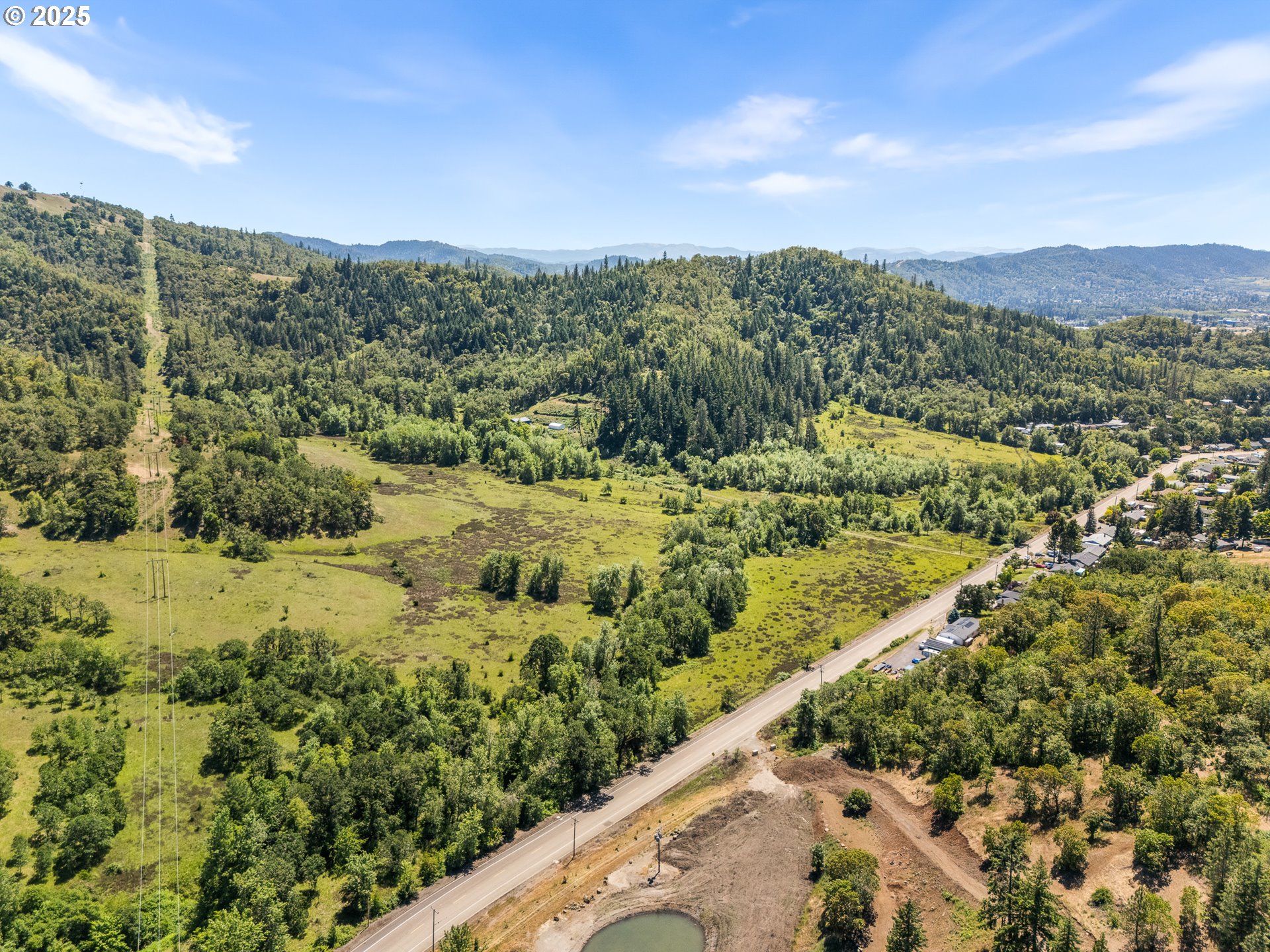 NE NEWTON CREEK DR, Roseburg, OR 97470, photo 3 of 17