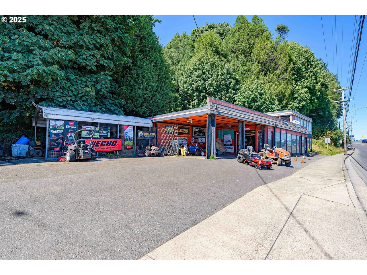 2238 TREMONT ST, North Bend, OR 97459, photo 1 of 19