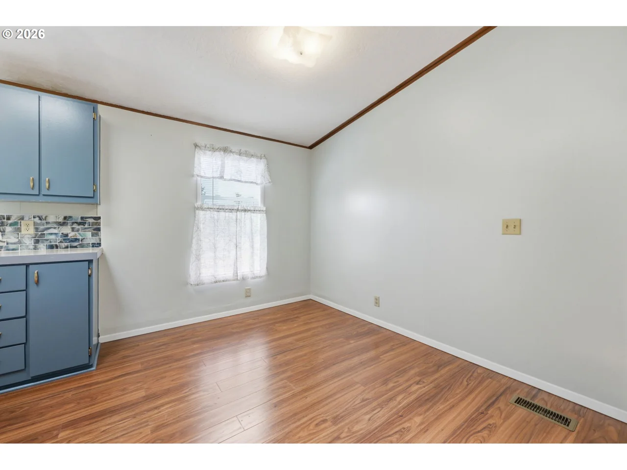 4966 PARSONS AVE, Eugene, OR 97402, photo 6 of 31