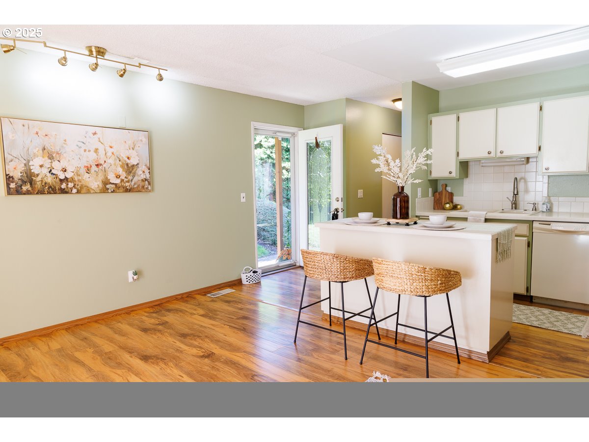 490 N HAYDEN ISLAND DR 98, Portland, OR 97217, photo 3 of 21