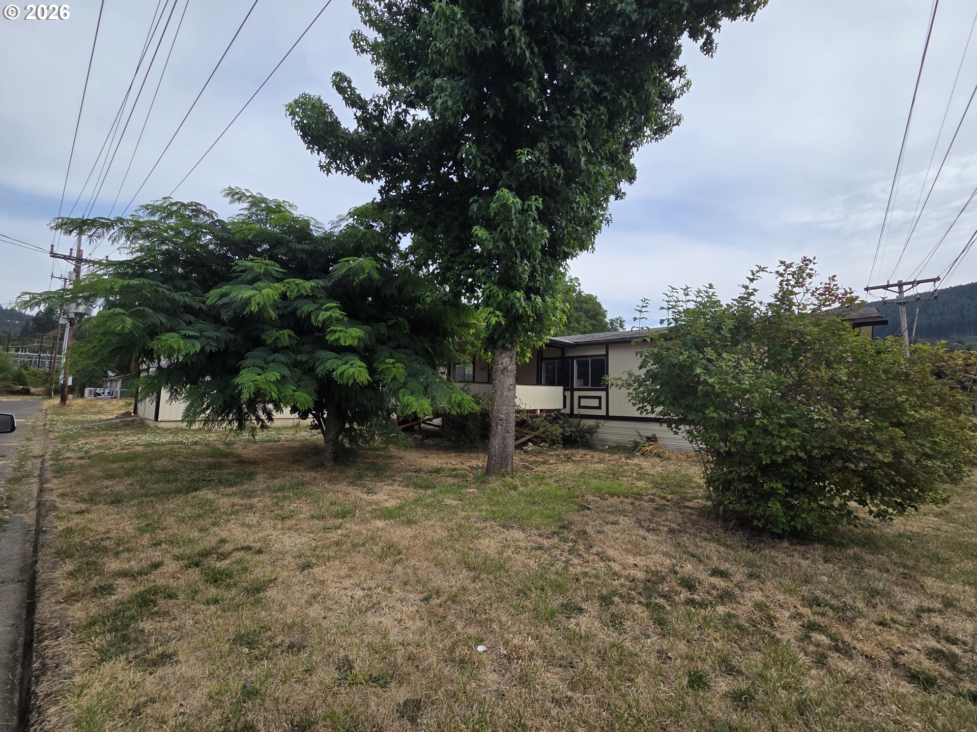317 APPLEGATE AVE, Drain, OR 97435, photo 3 of 21