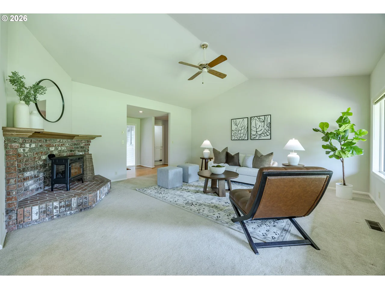 982 SHAUGHNESSY LN, Eugene, OR 97401, photo 8 of 48