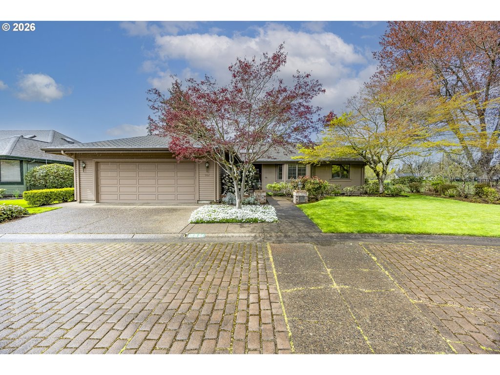982 Shaughnessy Ln