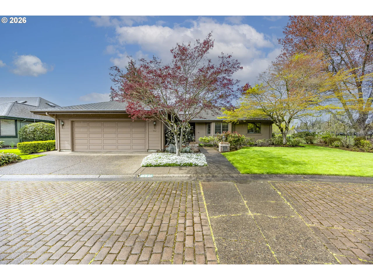 982 Shaughnessy Ln
