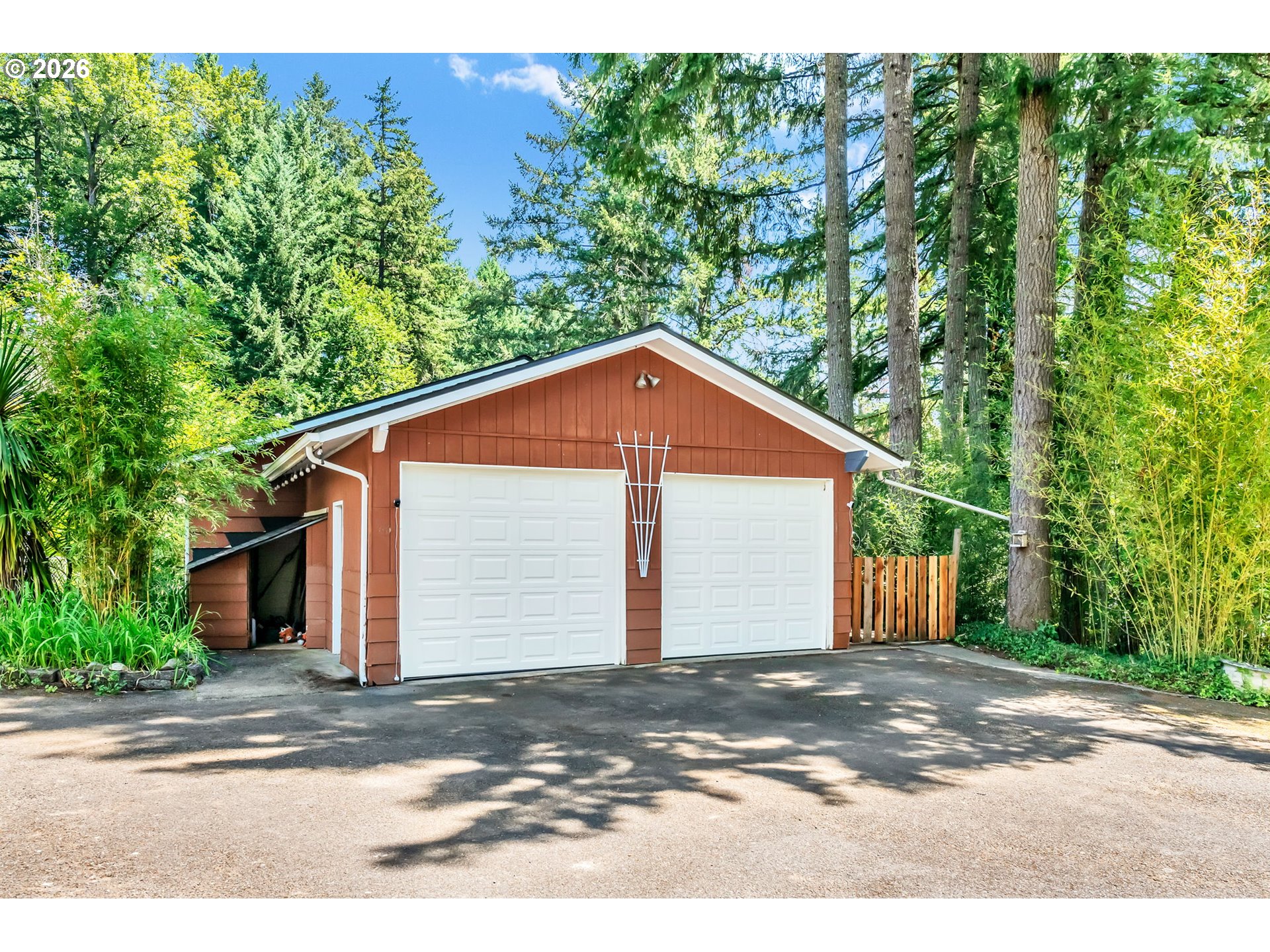32739 TAYLOR BUTTE RD, Cottage Grove, OR 97424, photo 3 of 44
