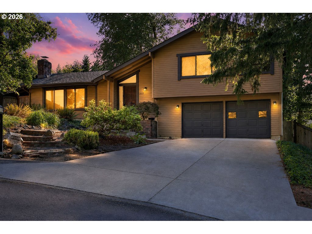 2663 E Wilshire Dr