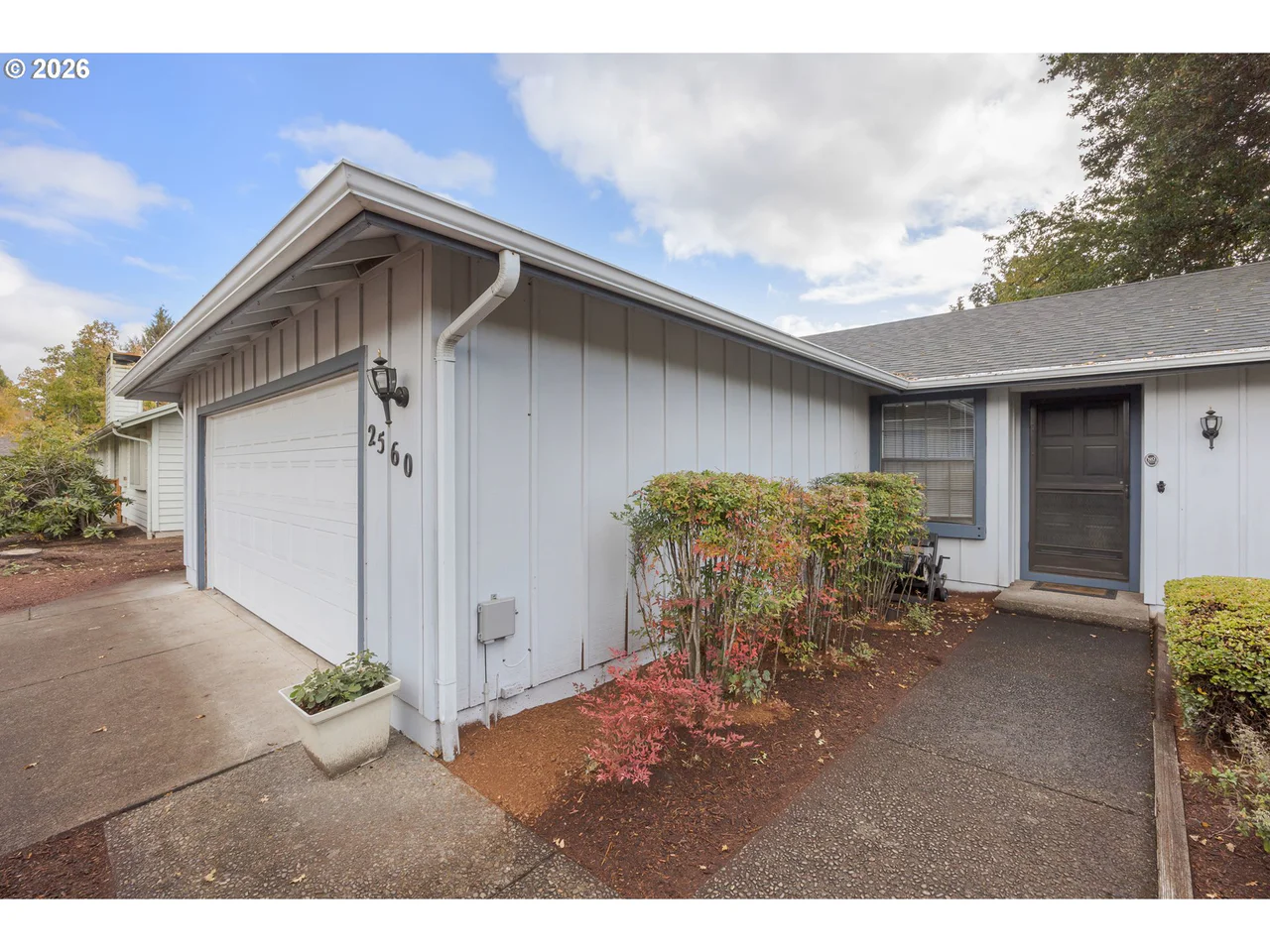 2560 SNELLING DR, Eugene, OR 97408, photo 4 of 41